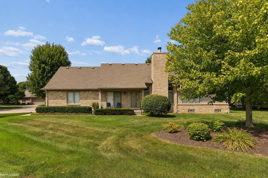 16725 Pearlcreek Ct, Macomb