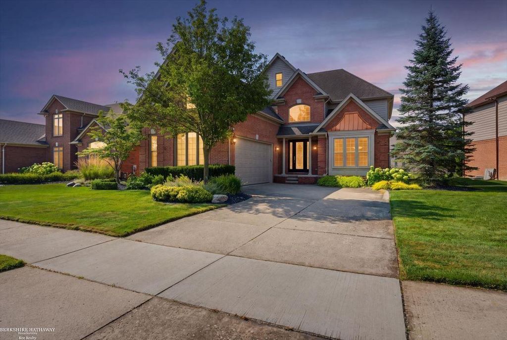 16080 Harvest Spring Ln, Macomb township