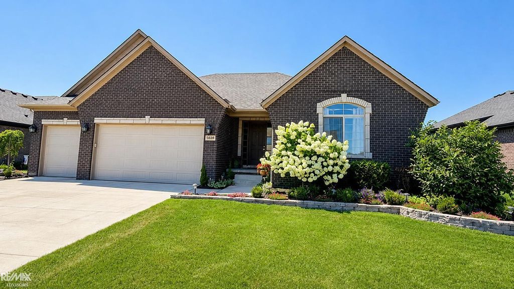 56387 Scotland Dr, Macomb township