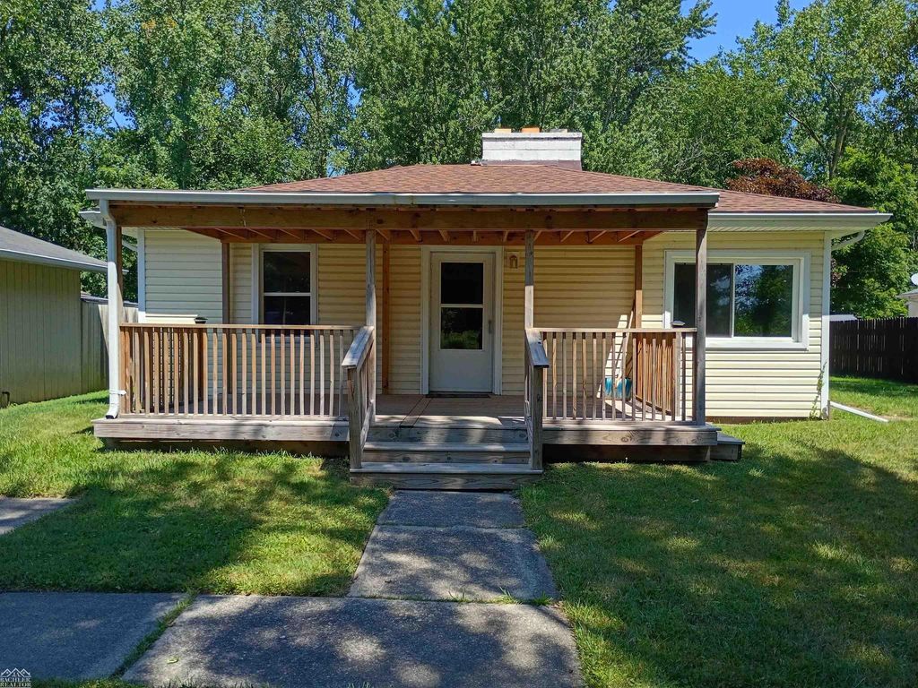 206 Degurse Ave, Marine City city