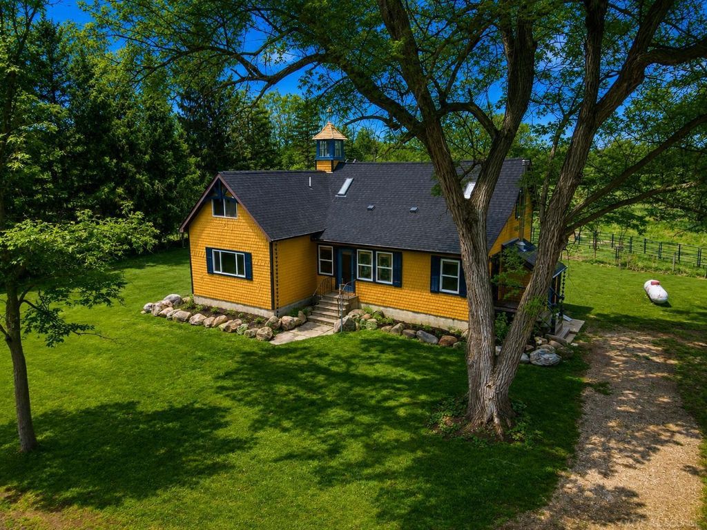8839 Petz Rd, Imlay City