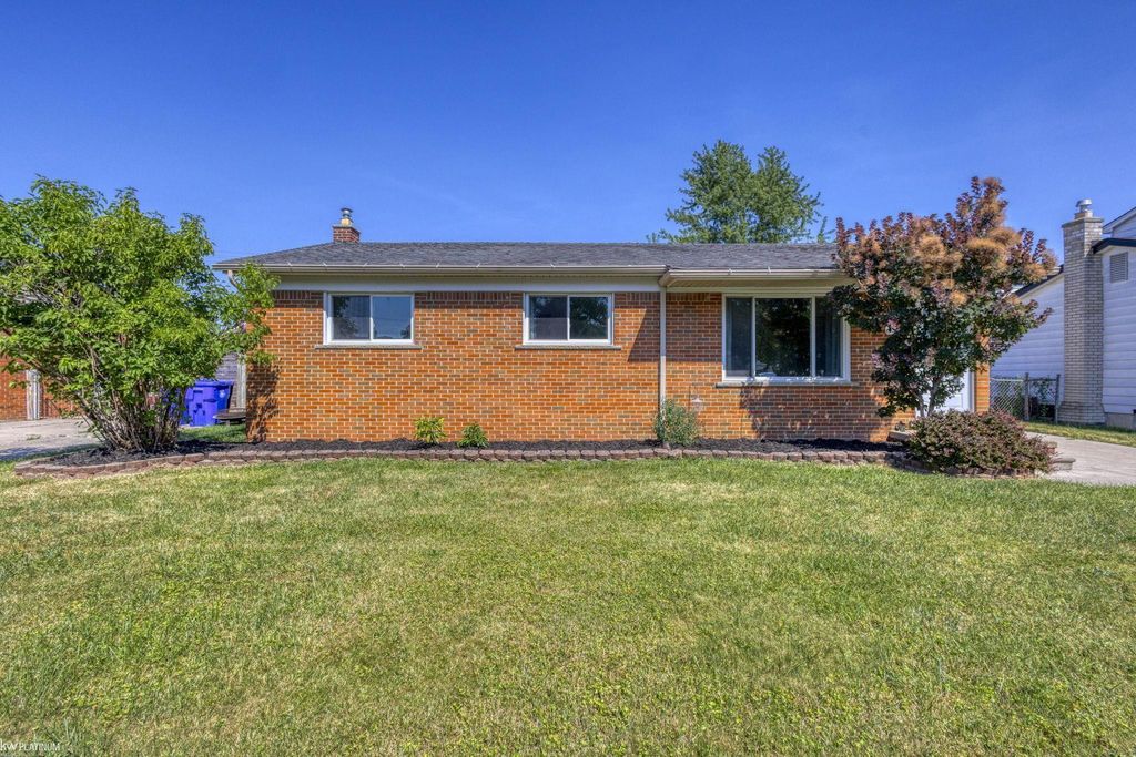 33250 Janet Ave, Fraser
