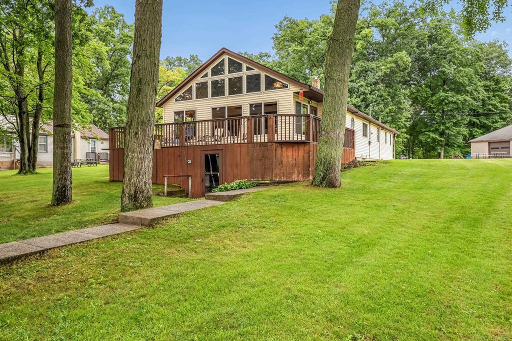 1932 W Parklane Ln, Sherman township