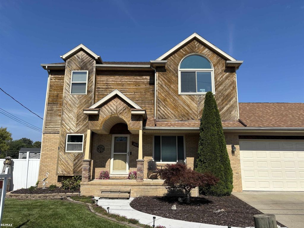 46855 Roselane Dr None, Chesterfield township