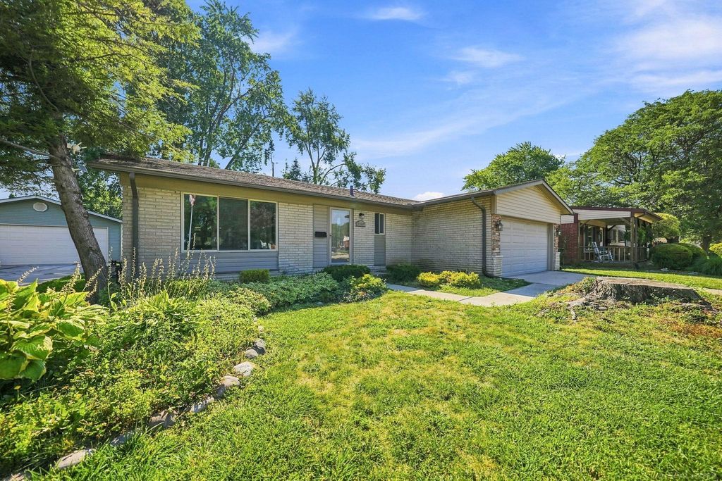 37340 Castleton Dr, Sterling Heights city