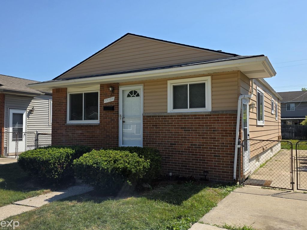 29304 Rosebriar St, St. Clair Shores city