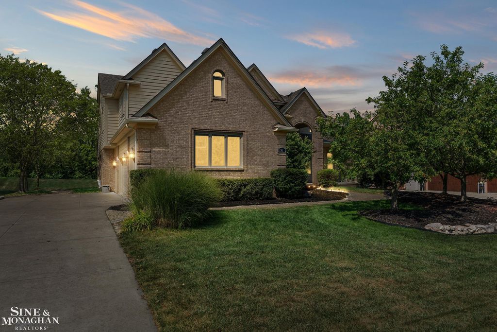 94 Ingram Dr, Troy city
