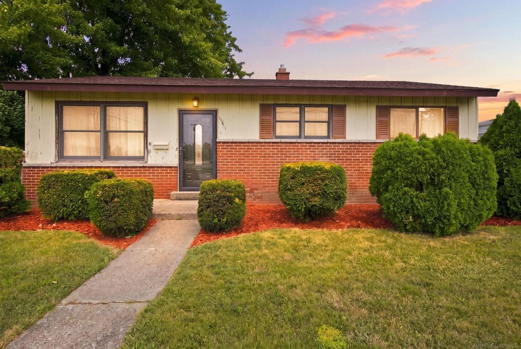 15611 Common Rd, Roseville city