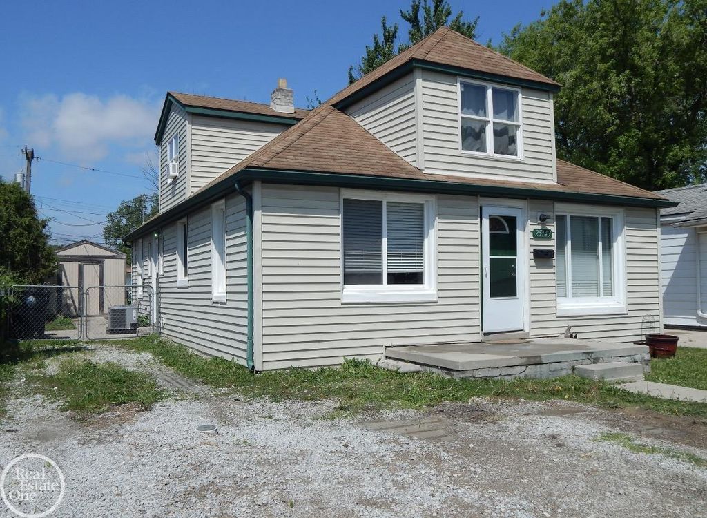 25143 Lawn St, Roseville city