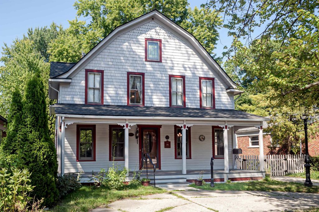 194 Moross Rd, Grosse Pointe Farms city