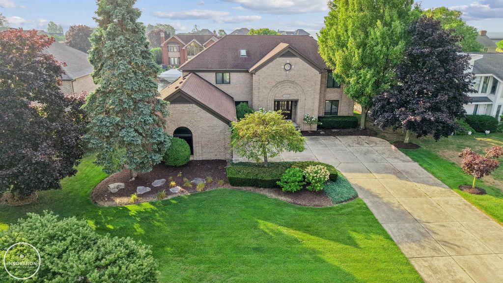 49540 Nautical Dr, Chesterfield township