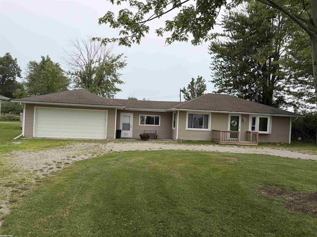 297 La Croix Rd, Clay township