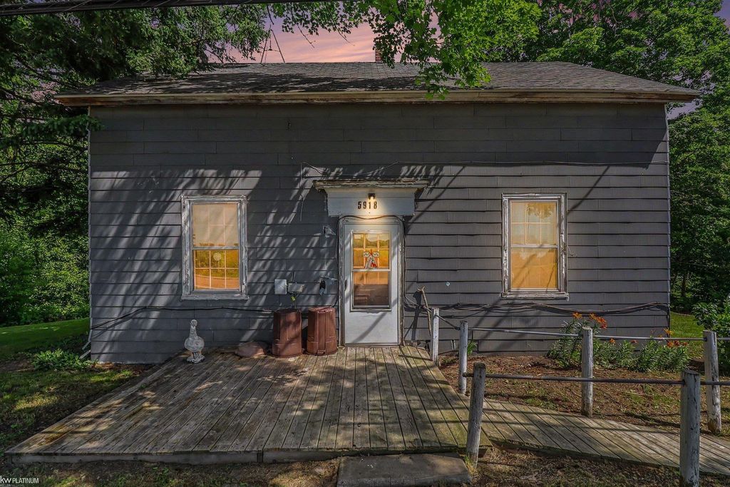 5918 Jeddo Rd, Grant township