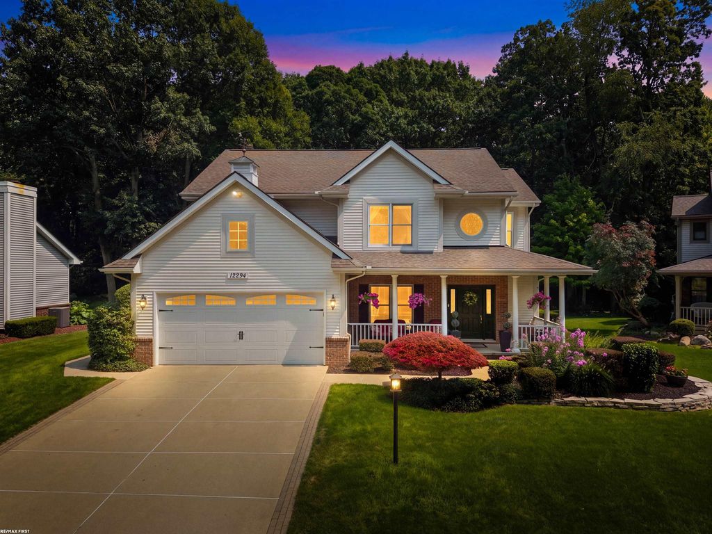 12294 Parkside Cir, Washington township