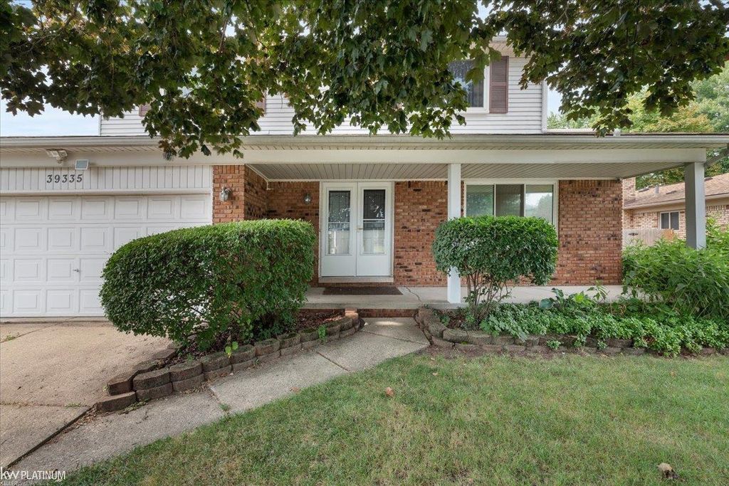 39335 Waldorf Dr, Clinton charter township