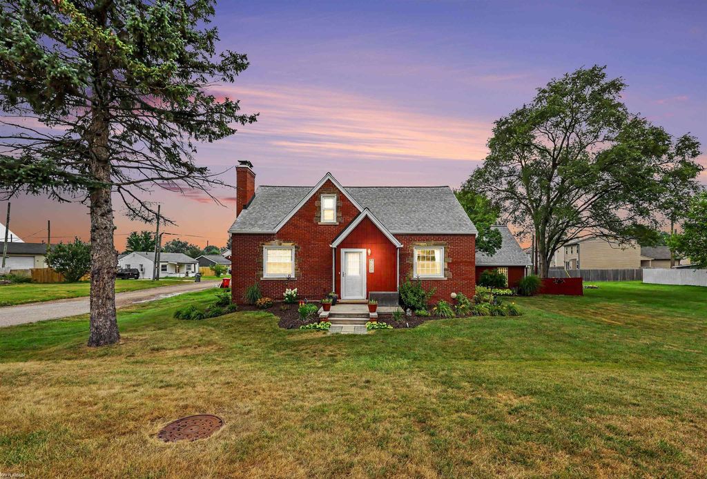 35746 Utica Rd, Clinton charter township
