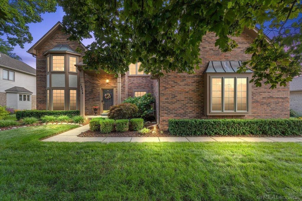 14978 Cadillac Dr, Shelby charter township