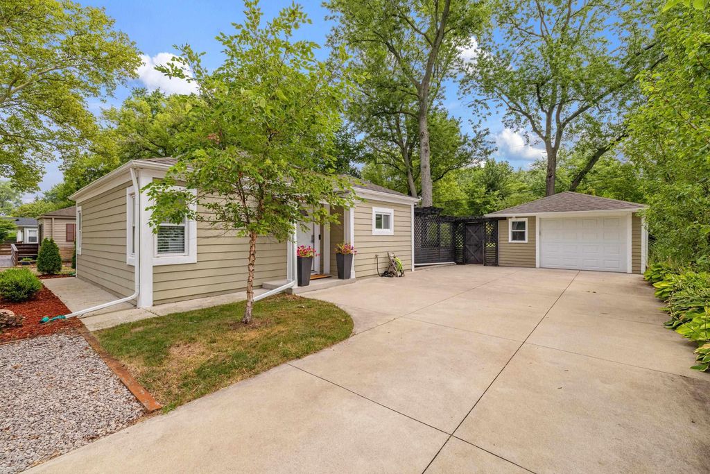3239 Crooks Rd Rd, Rochester Hills city