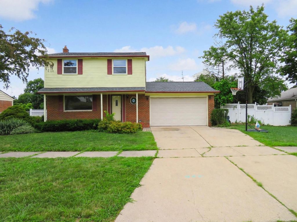 36714 Kimberly St, Clinton charter township