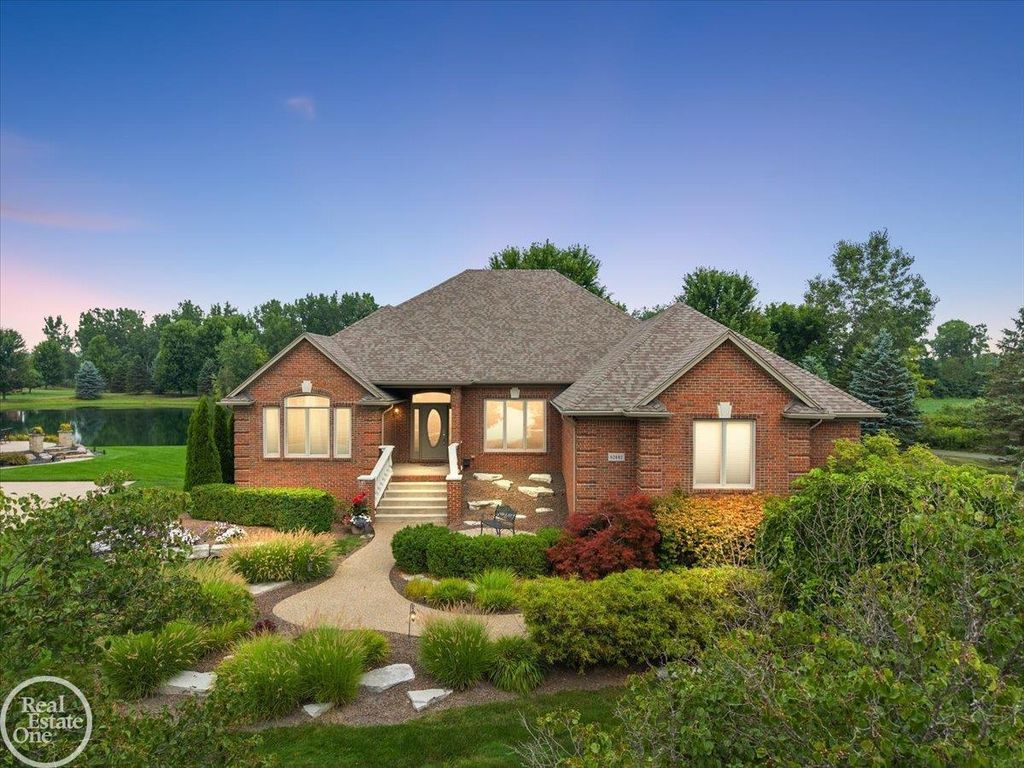62682 Coralburst Dr, Washington township