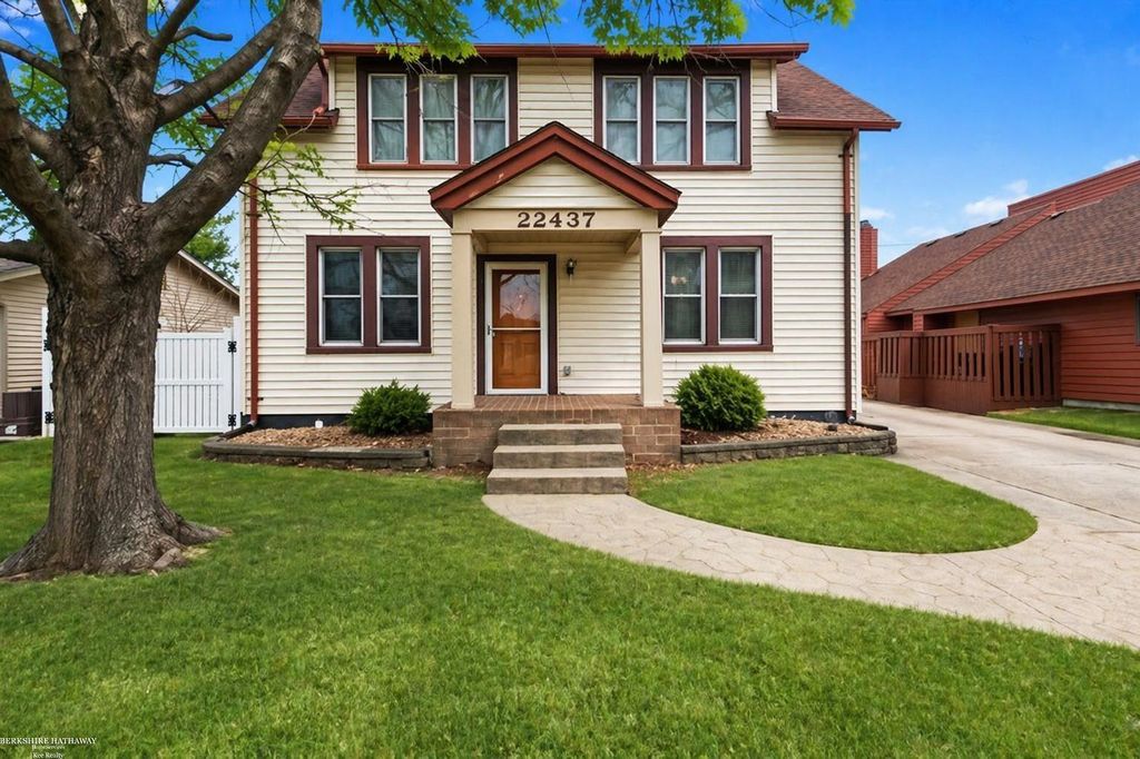 22437 Milner St, St. Clair Shores city