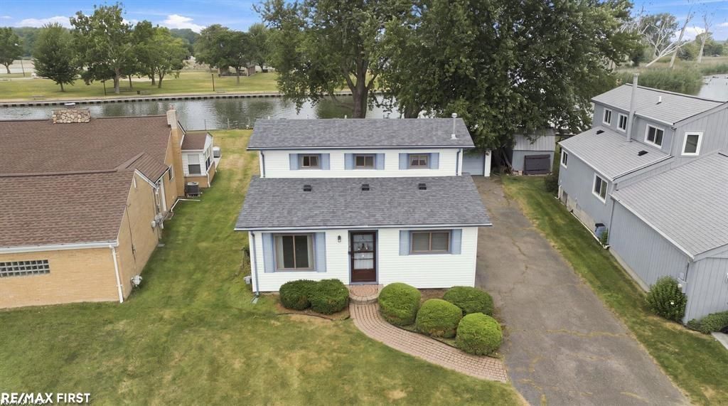 38127 Huron Pointe Drive Dr, Harrison charter township