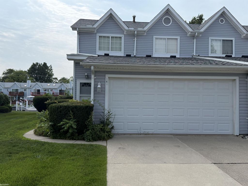 141 Milton St, Algonac