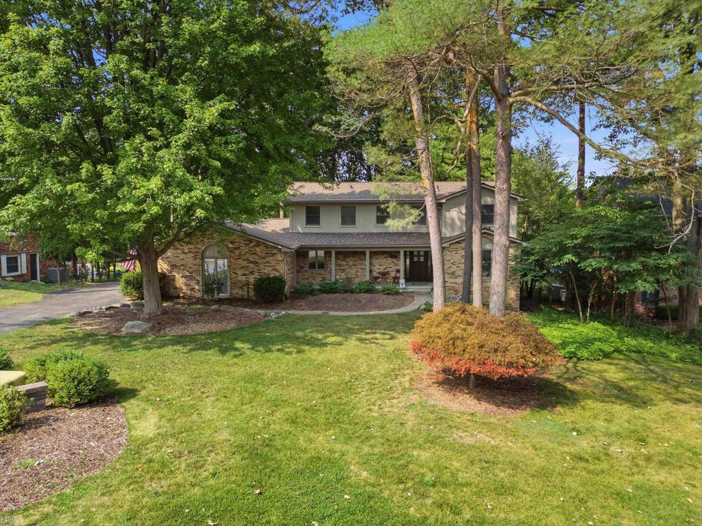 8177 Fawn Valley Dr, Village of Clarkston city