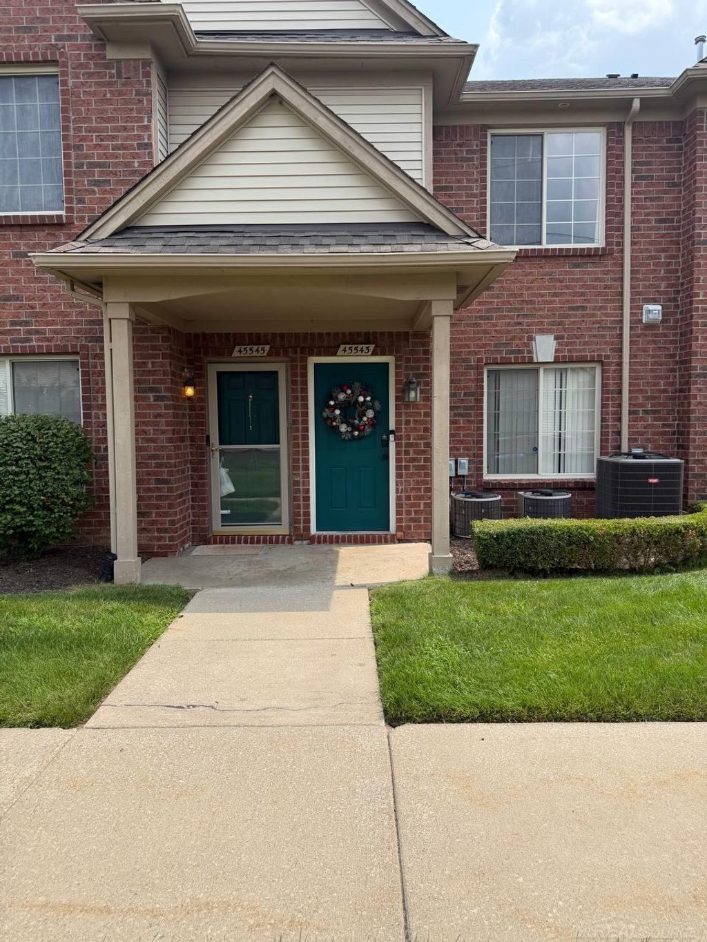 45543 Hidden View Ct, Utica