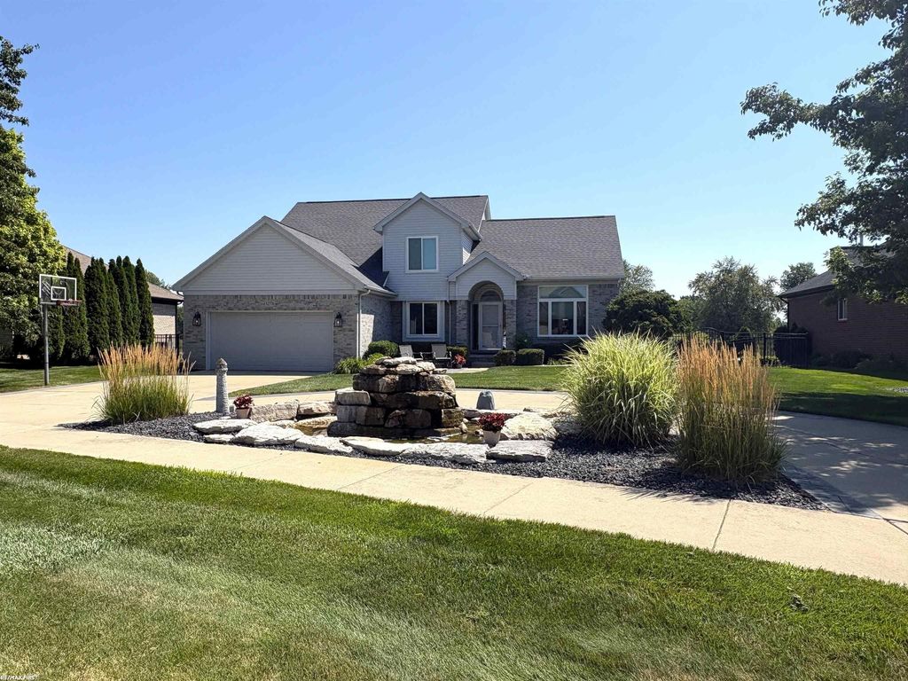 32776 Kathleen Dr, Chesterfield township
