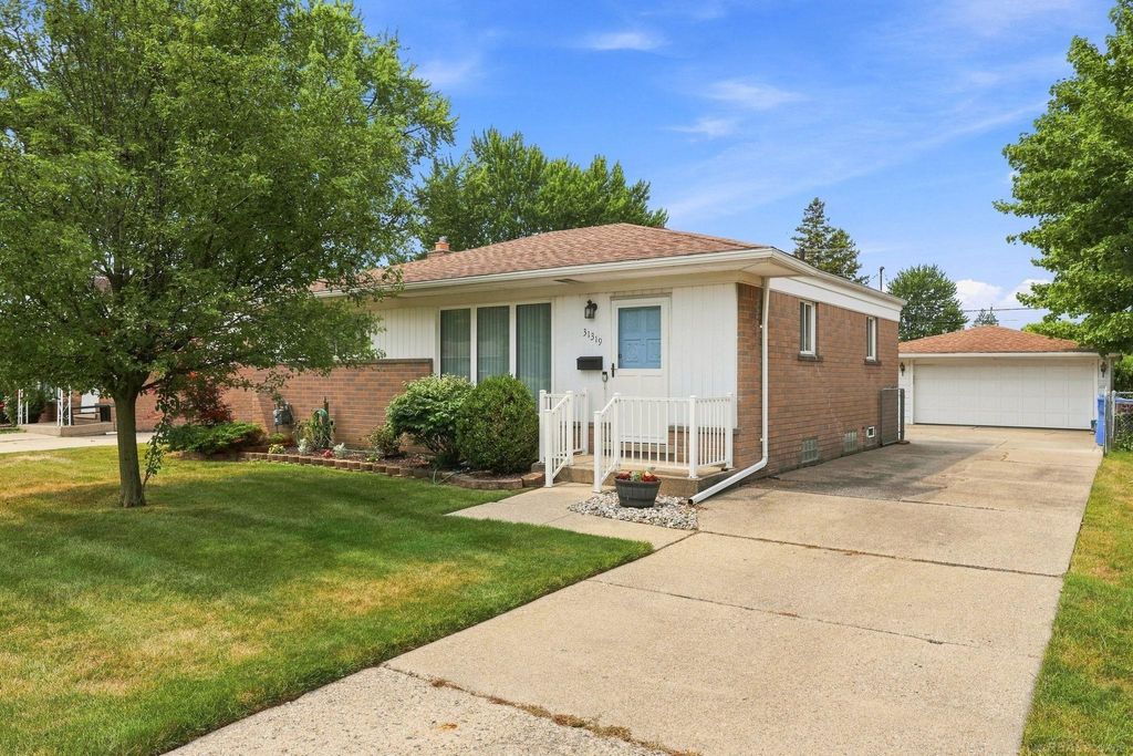 31319 Newport Dr, Warren city