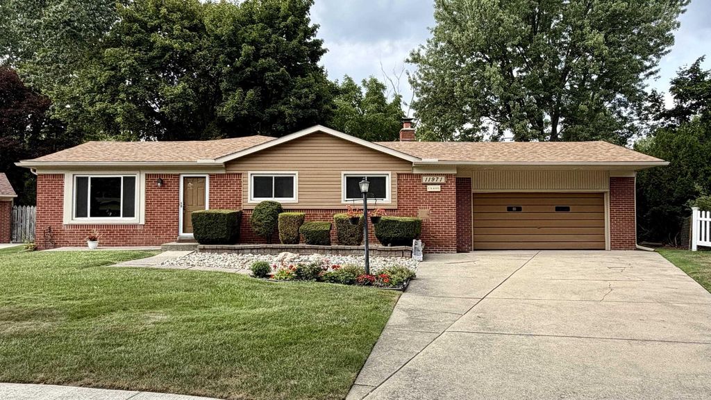 11971 Fairview Dr, Sterling Heights city