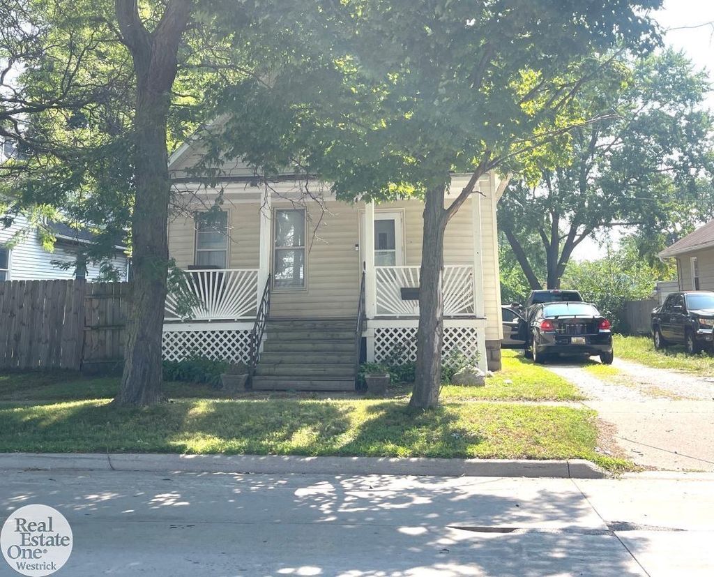 1914 16th St, Port Huron city