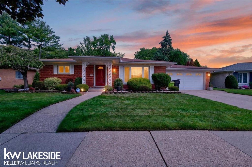 19427 Candlelight Dr, Roseville city