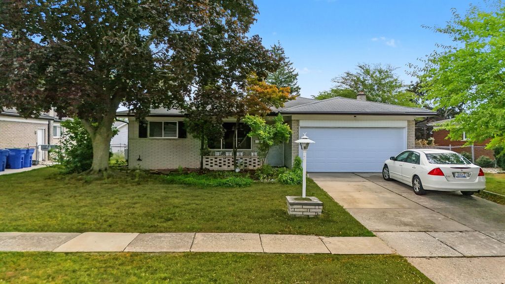 30316 Austin Dr, Warren city