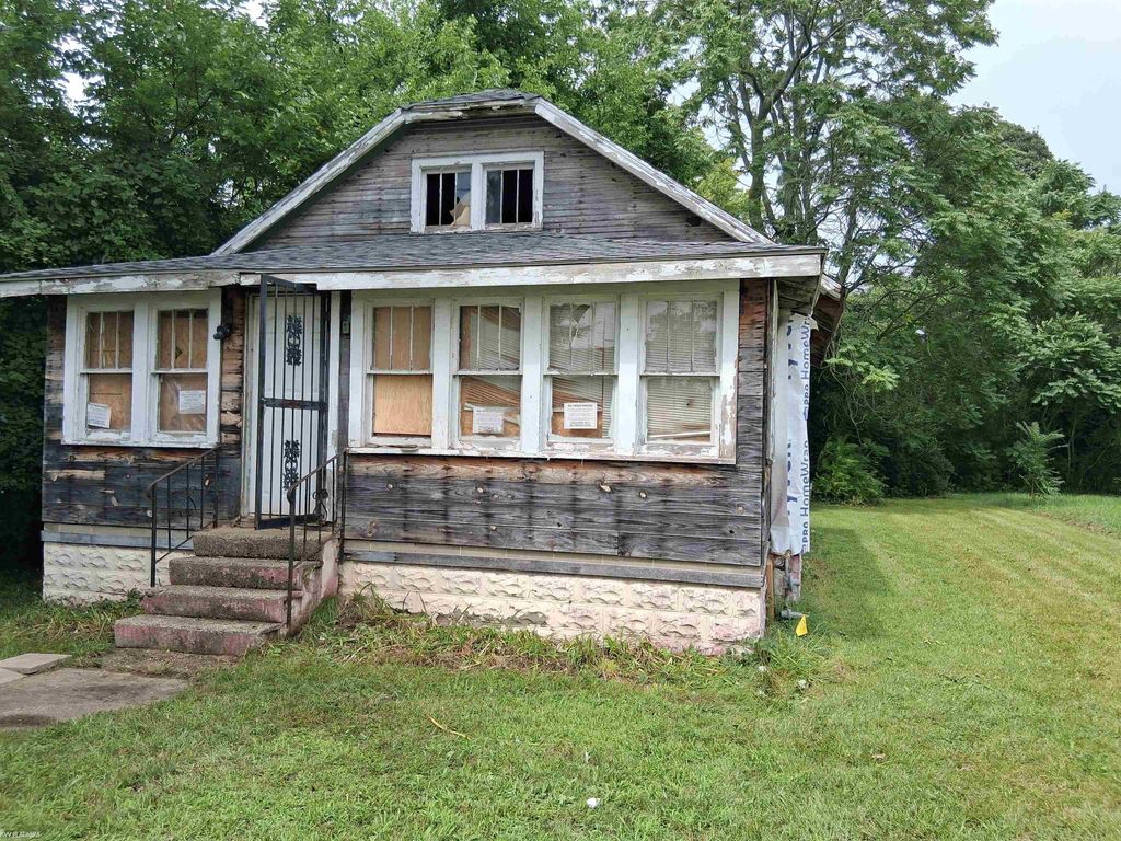 1177 Highland Ave, Benton charter township