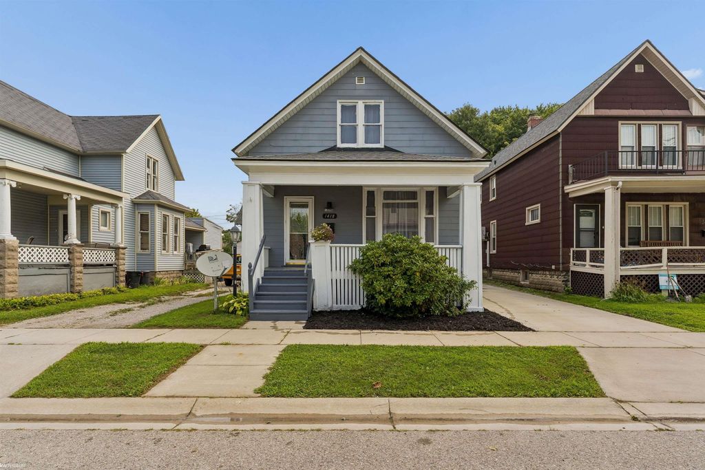 1418 Pleasant St, Port Huron city