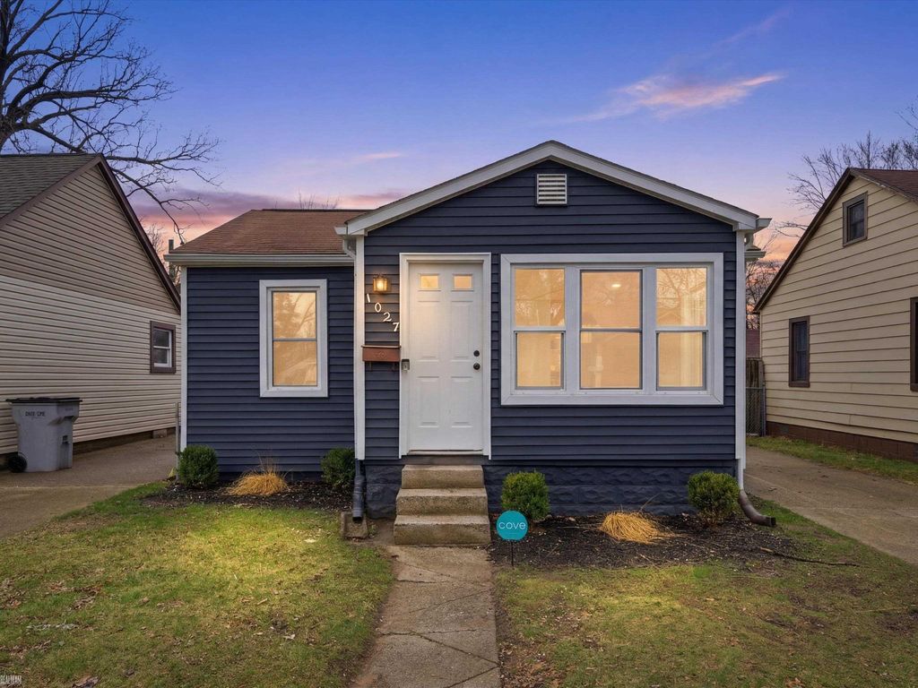 1027 E Milton, Hazel Park city