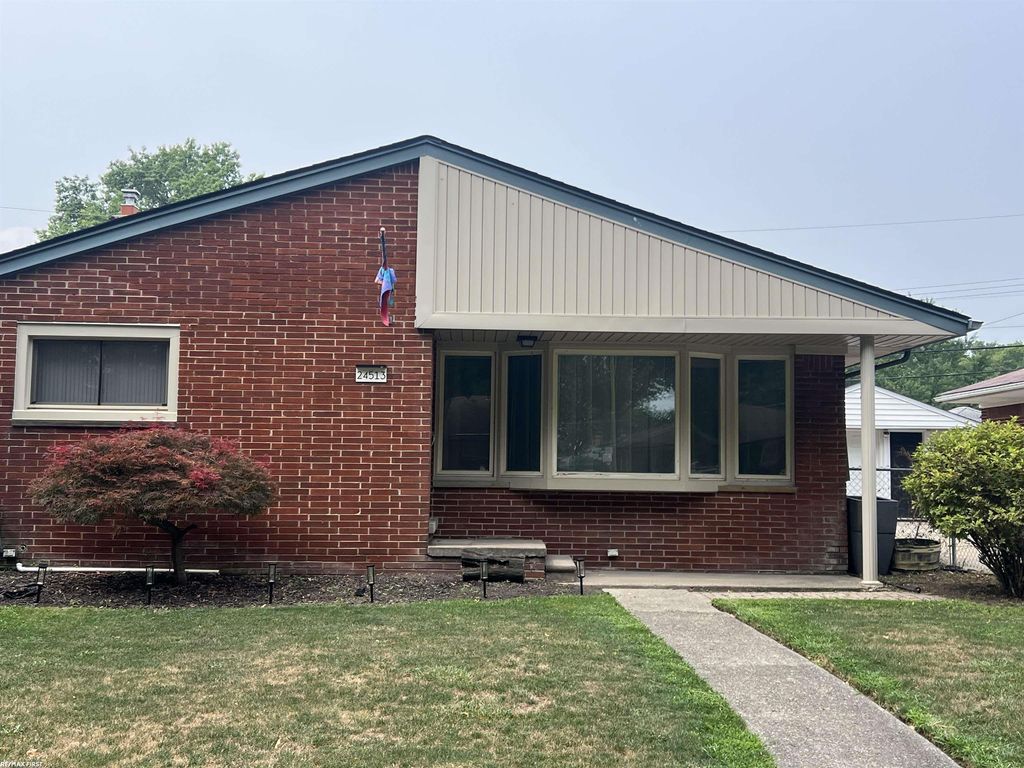 24513 Ursuline St, St. Clair Shores city