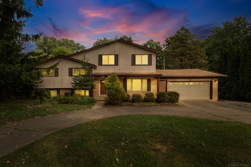 53346 Ruann Dr, Shelby charter township