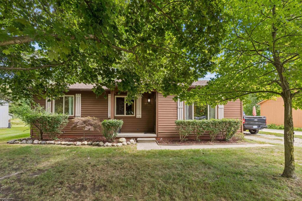 1510 Allen Rd, Kimball township