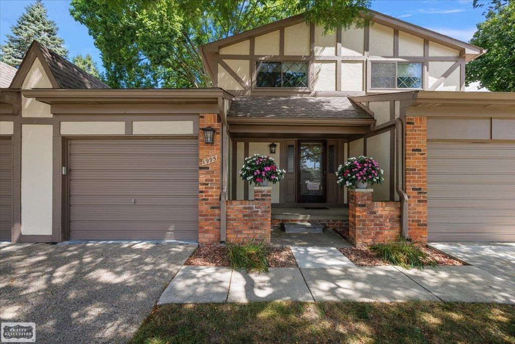1995 Streamwood Dr, Rochester Hills city