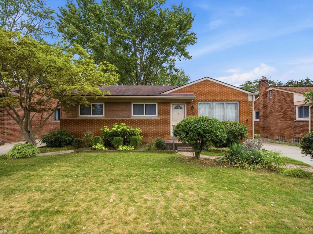 32512 New York St, St. Clair Shores city