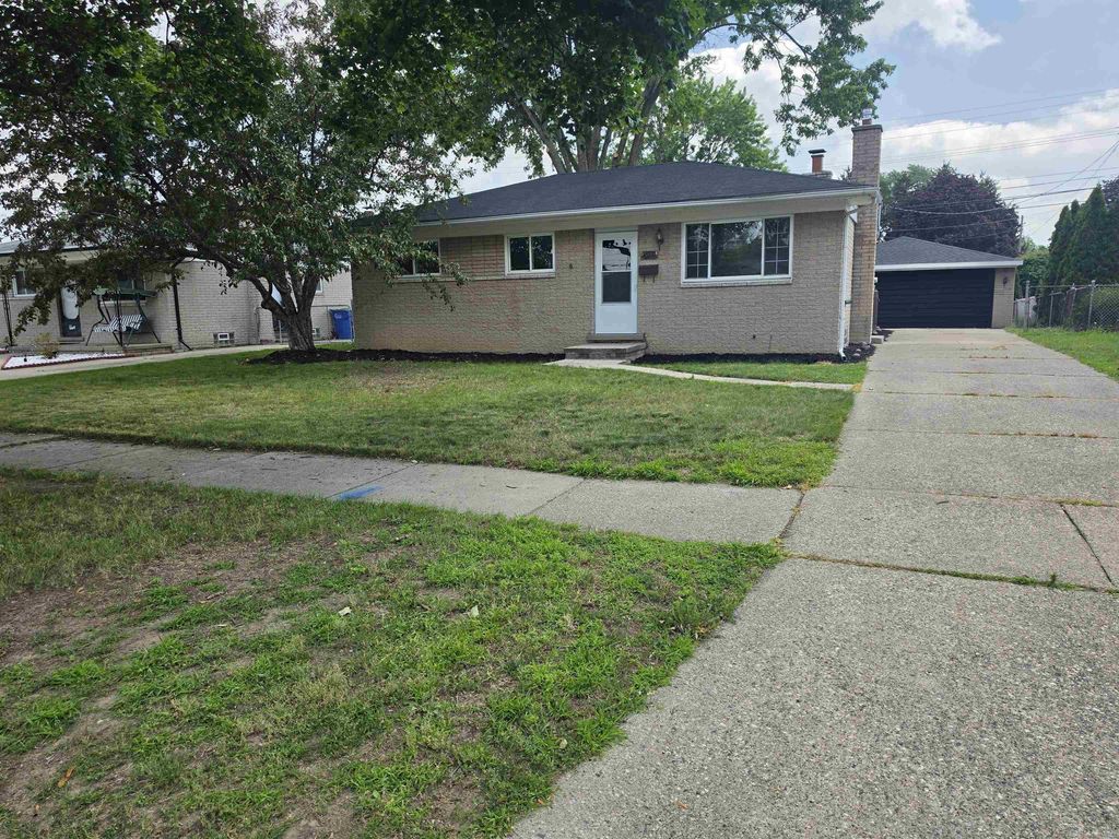 27442 Liberty Dr, Warren city