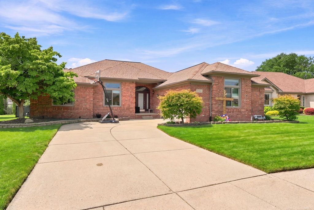 47641 Beacon Square Dr, Macomb township