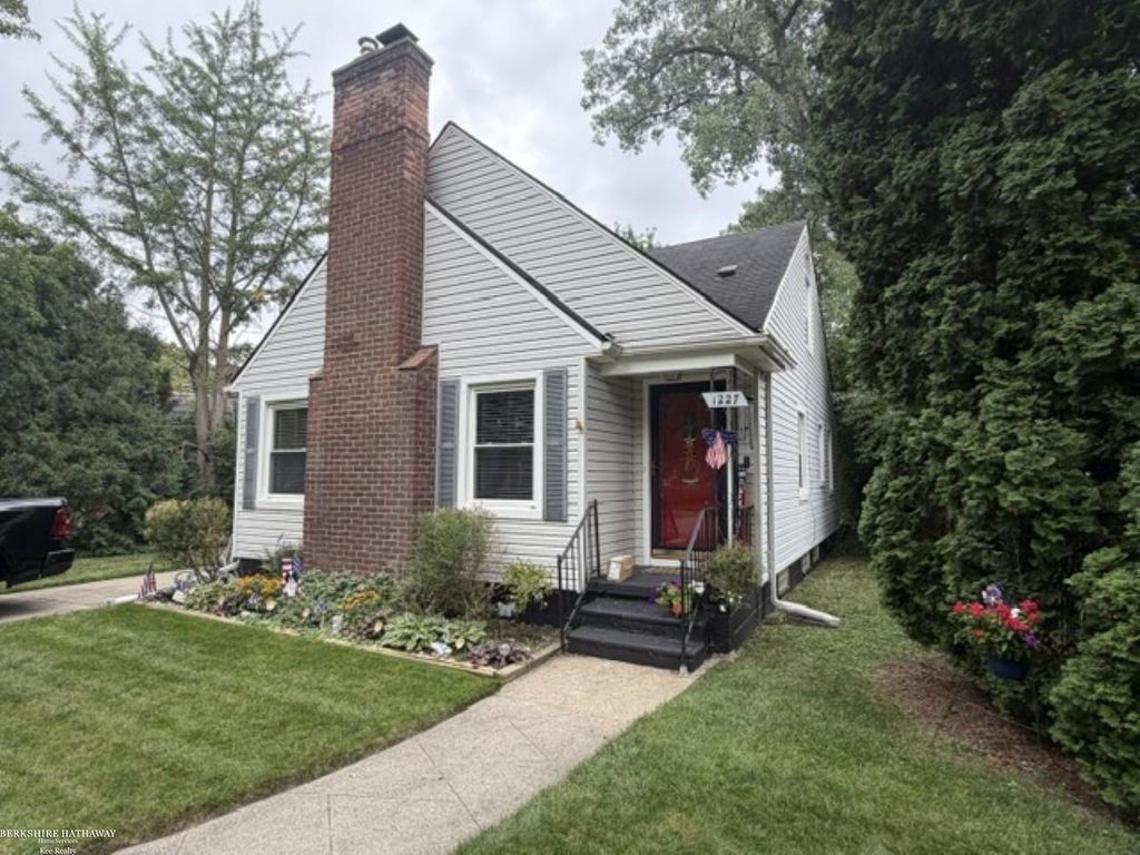 1227 Cloverdale St, Royal Oak city