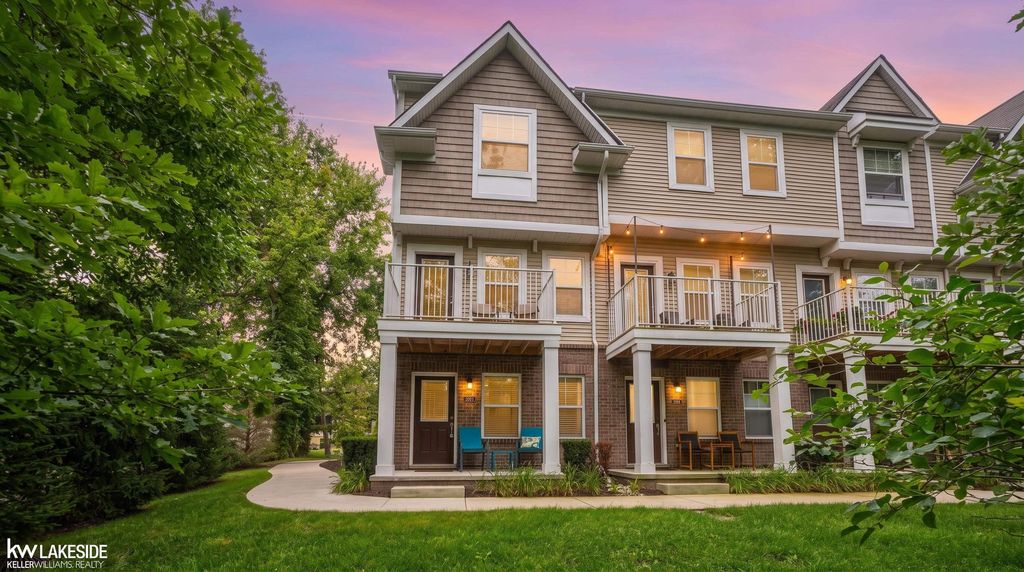 3327 Parkways Blvd, Auburn Hills city