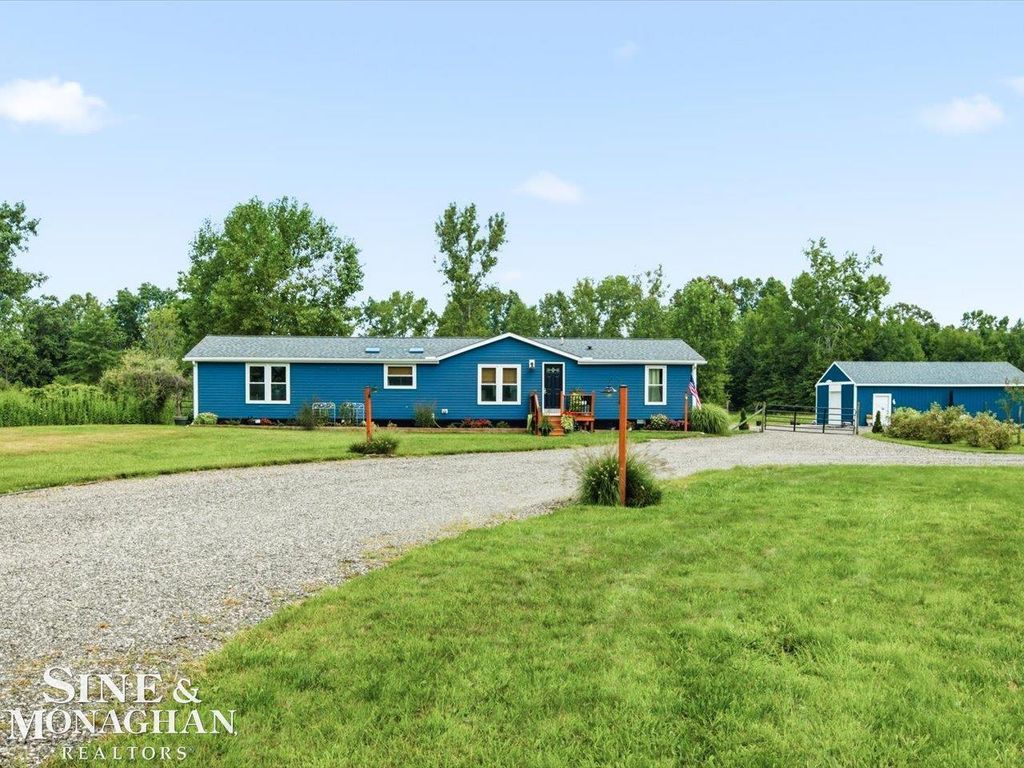 9558 Arnold Rd, Ira township