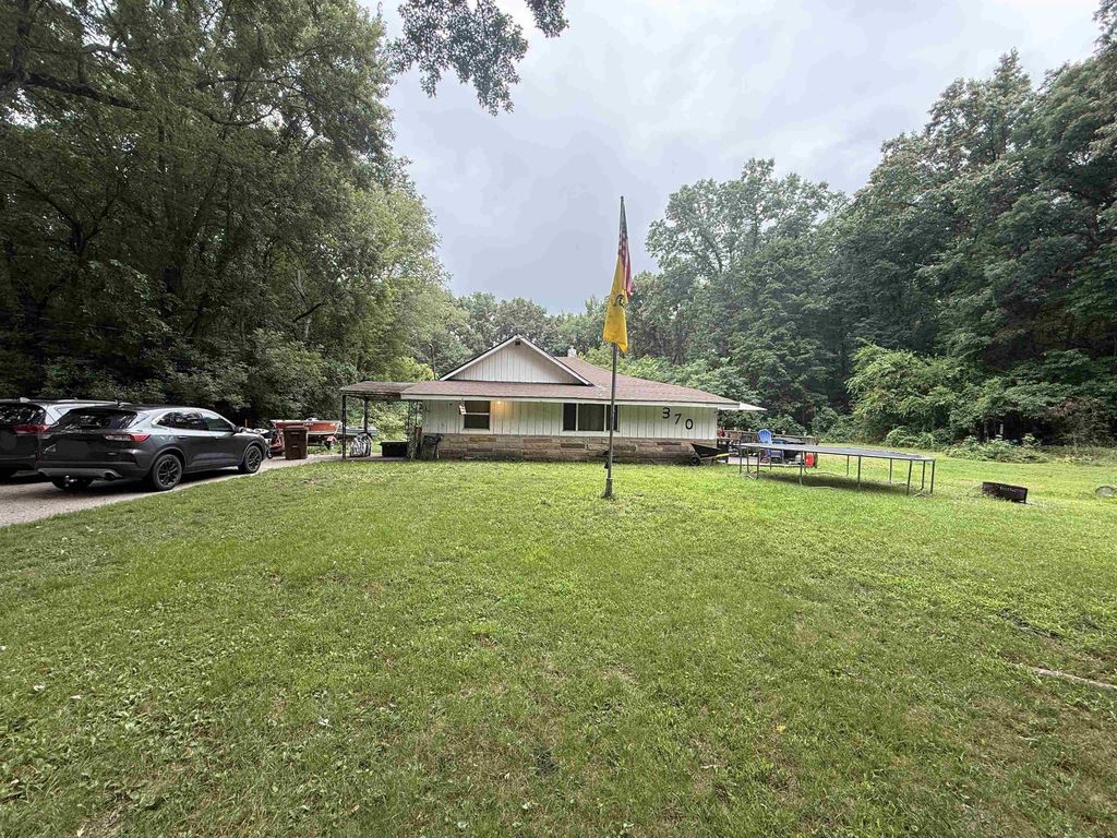370 Poulsen, Pennfield charter township