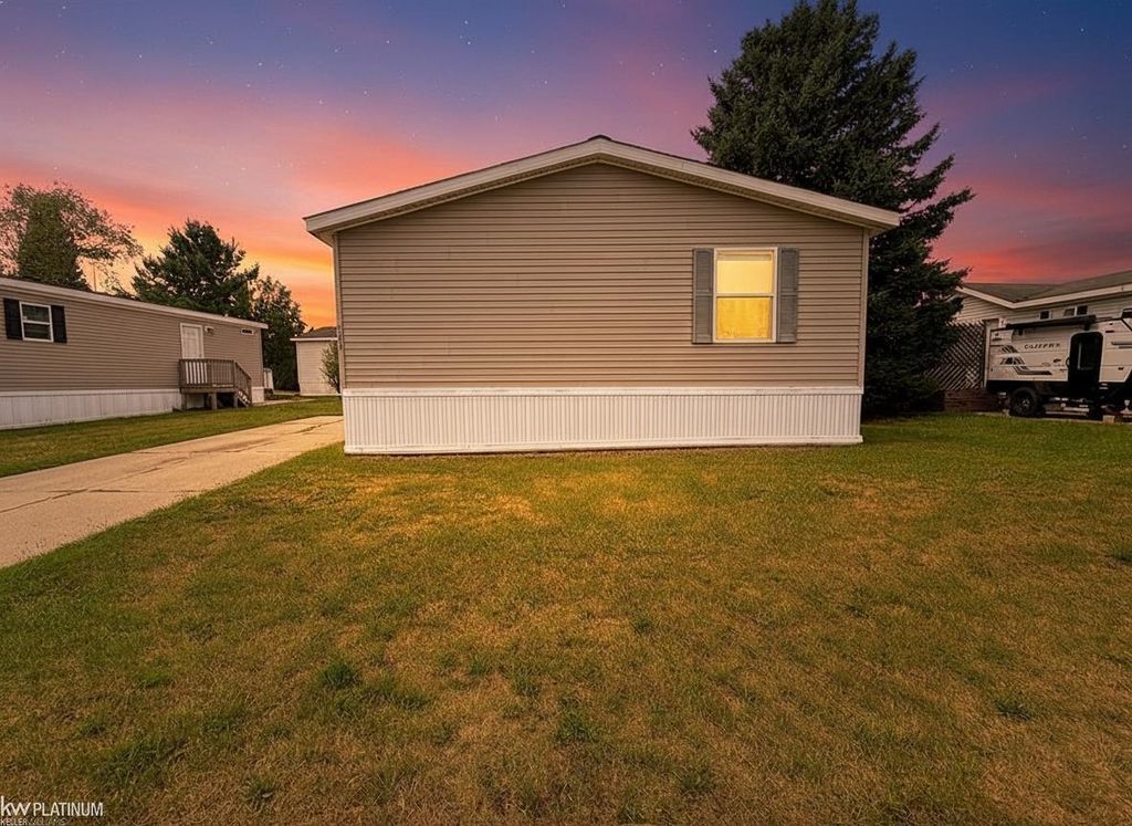 6039 Bentwood Cir, White Lake charter township